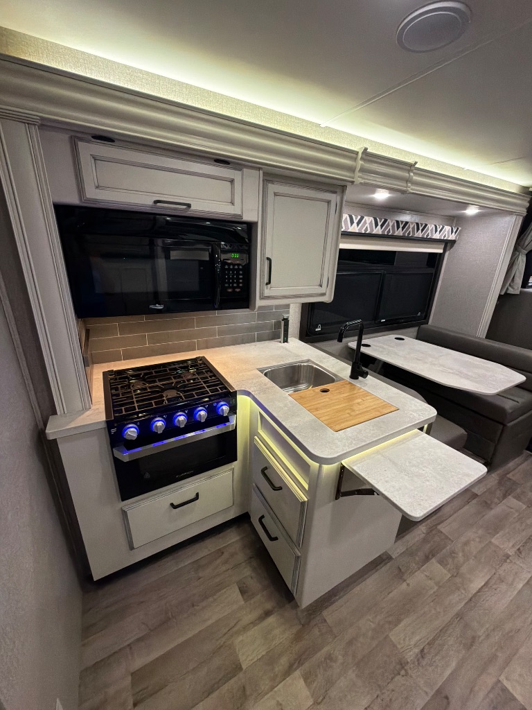2021 Ford E-450 - $54,999