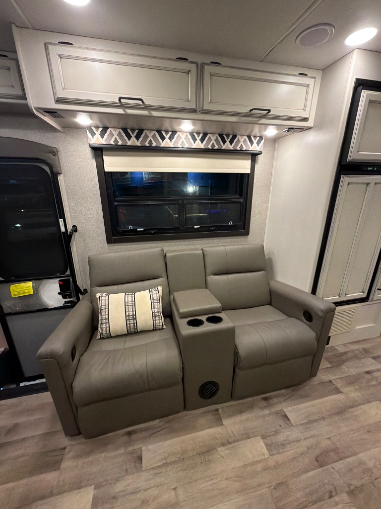 2021 Ford E-450 - $54,999