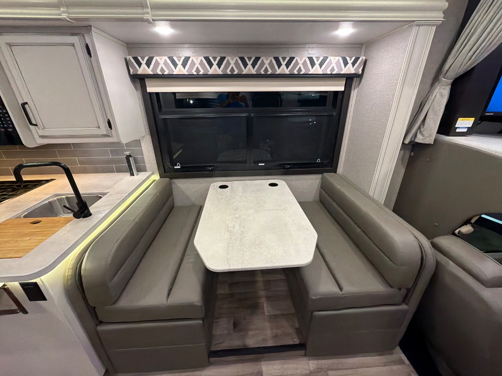 2021 Ford E-450 - $54,999