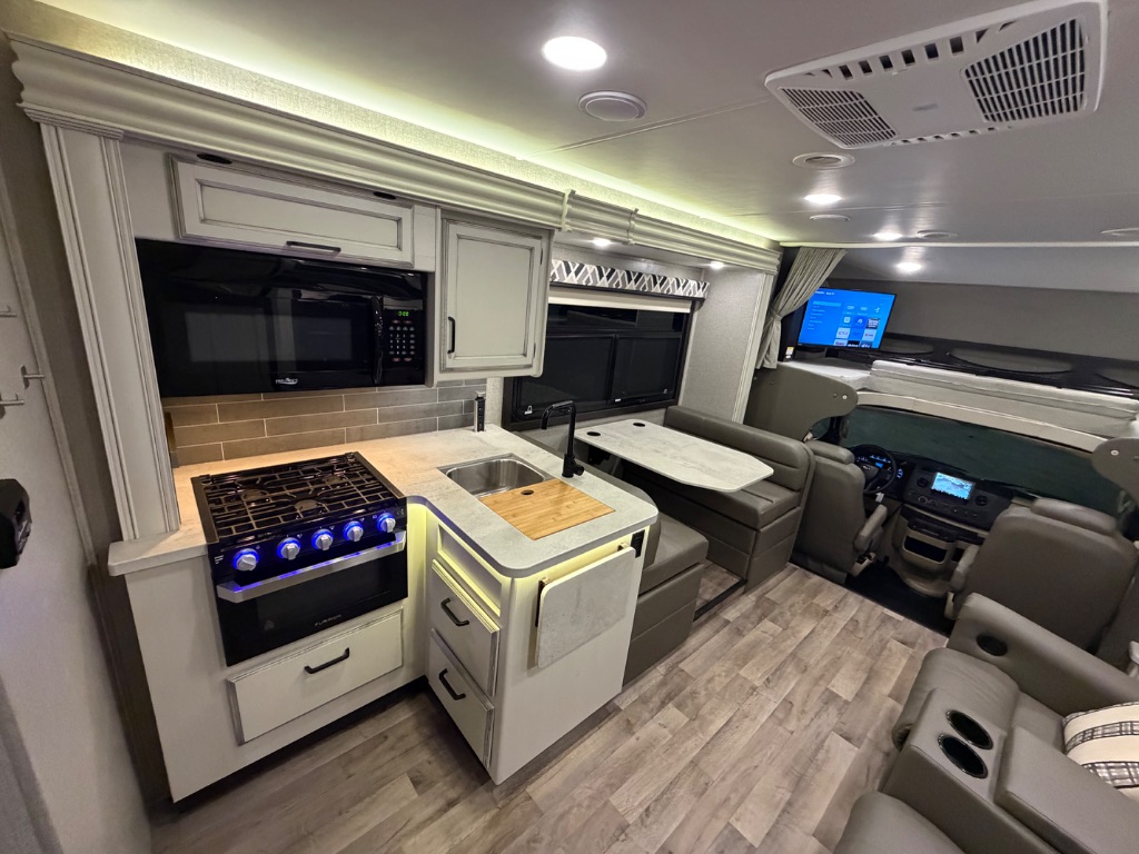 2021 Ford E-450 - $54,999