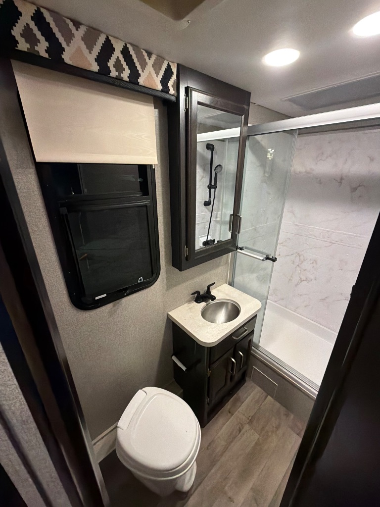 2021 Ford E-450 - $54,999