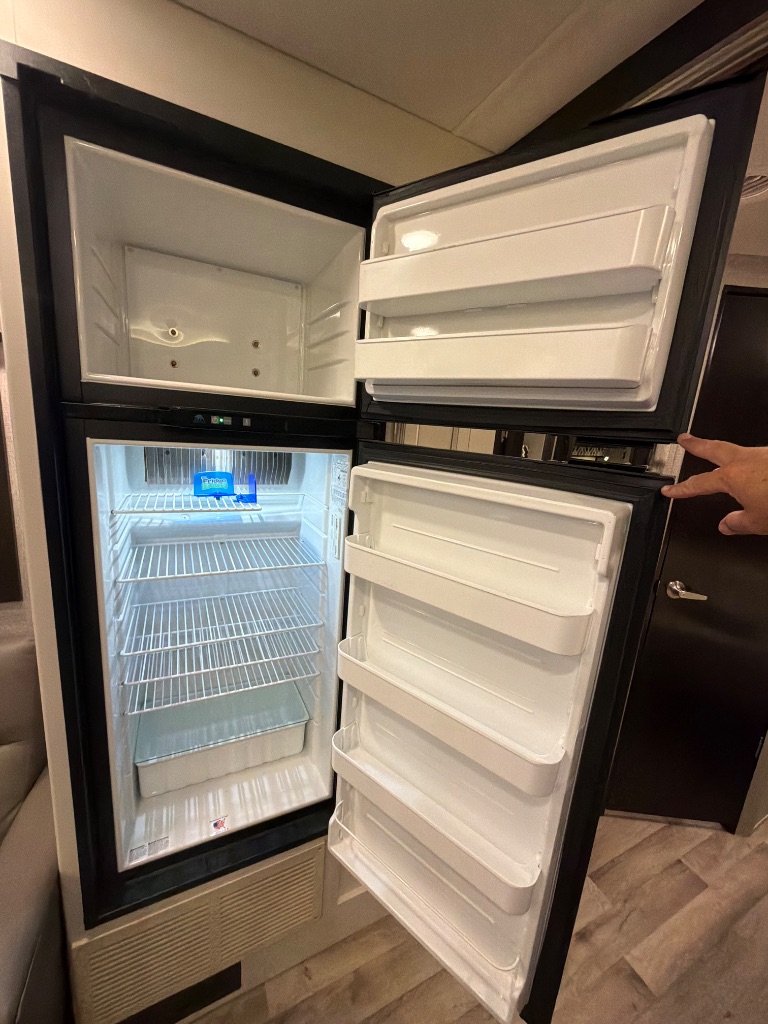 2021 Ford E-450 - $54,999