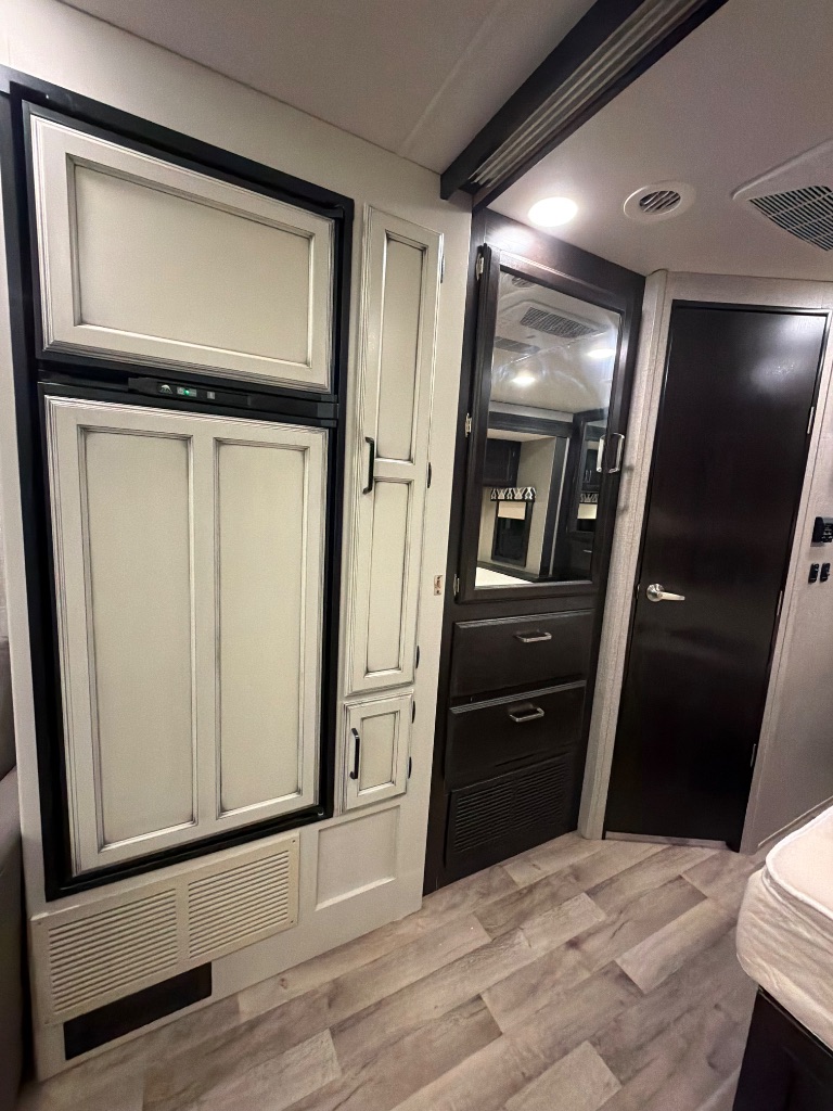2021 Ford E-450 - $54,999