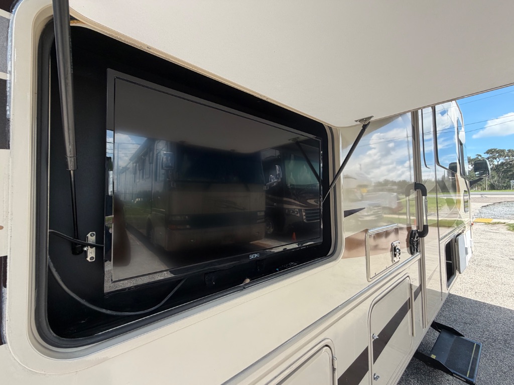 2016 Ford Motorhome Chassis - $34,999