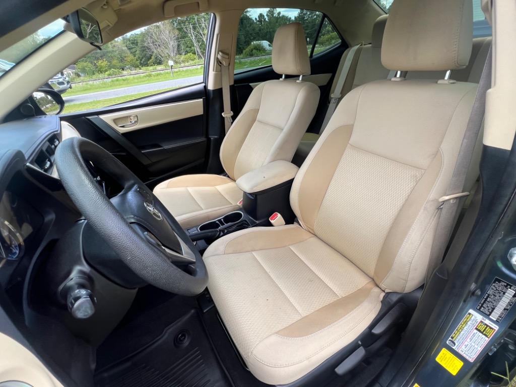 2019 Toyota Corolla LE photo