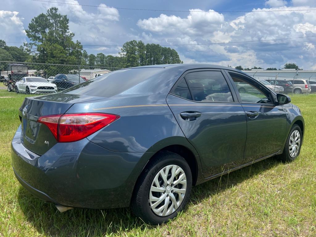 2019 Toyota Corolla LE photo