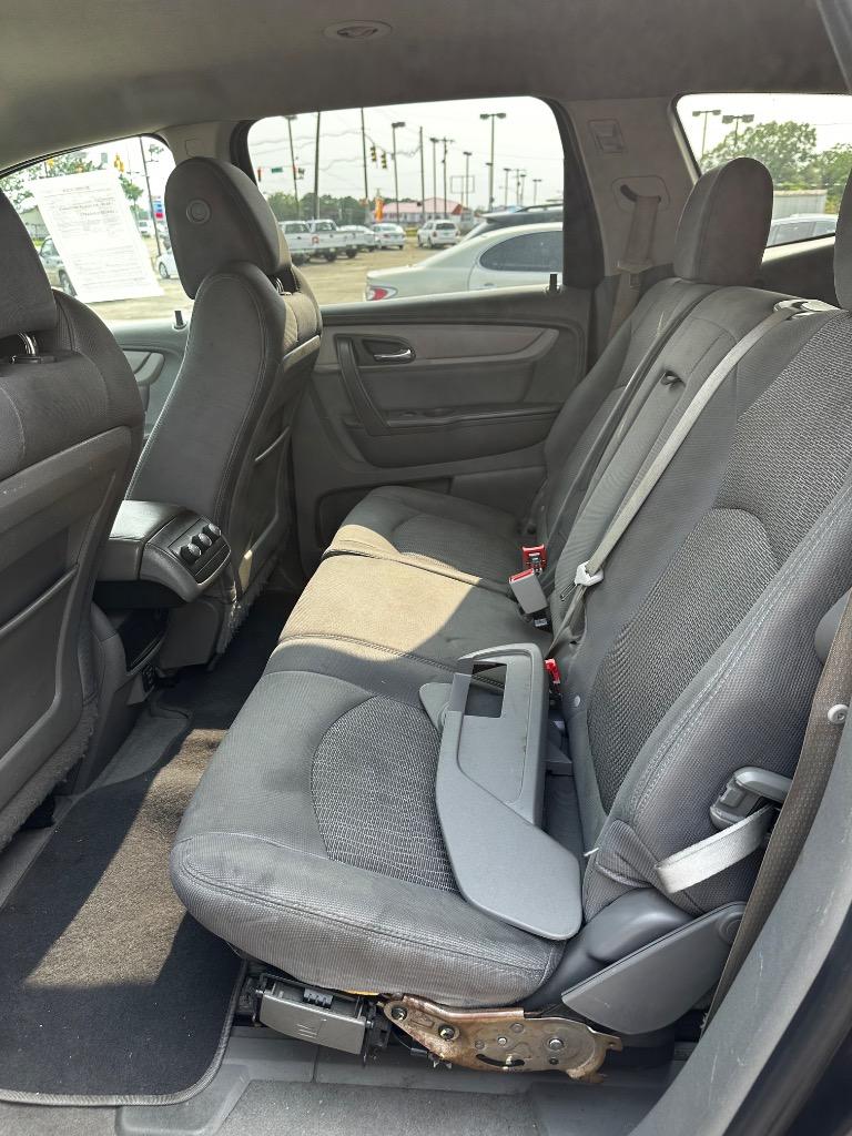2015 Chevrolet Traverse LT photo
