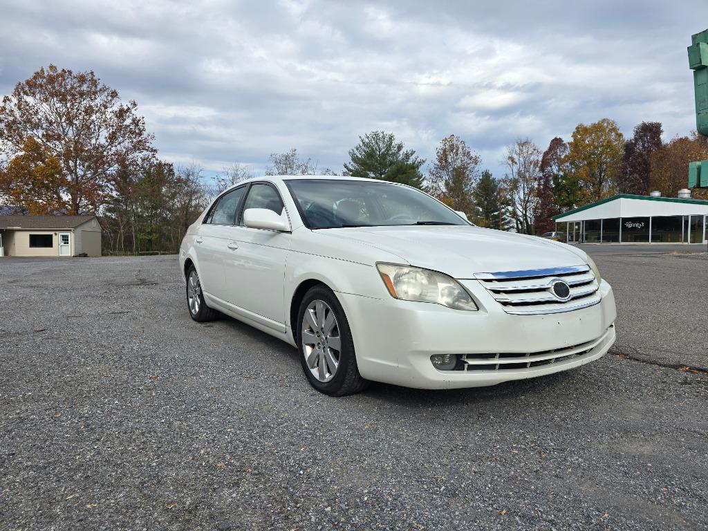 2005 Toyota Avalon XL photo
