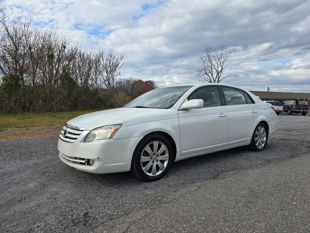 2005 Toyota Avalon XL photo