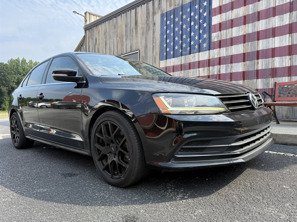 2017 Volkswagen Jetta - $14,059