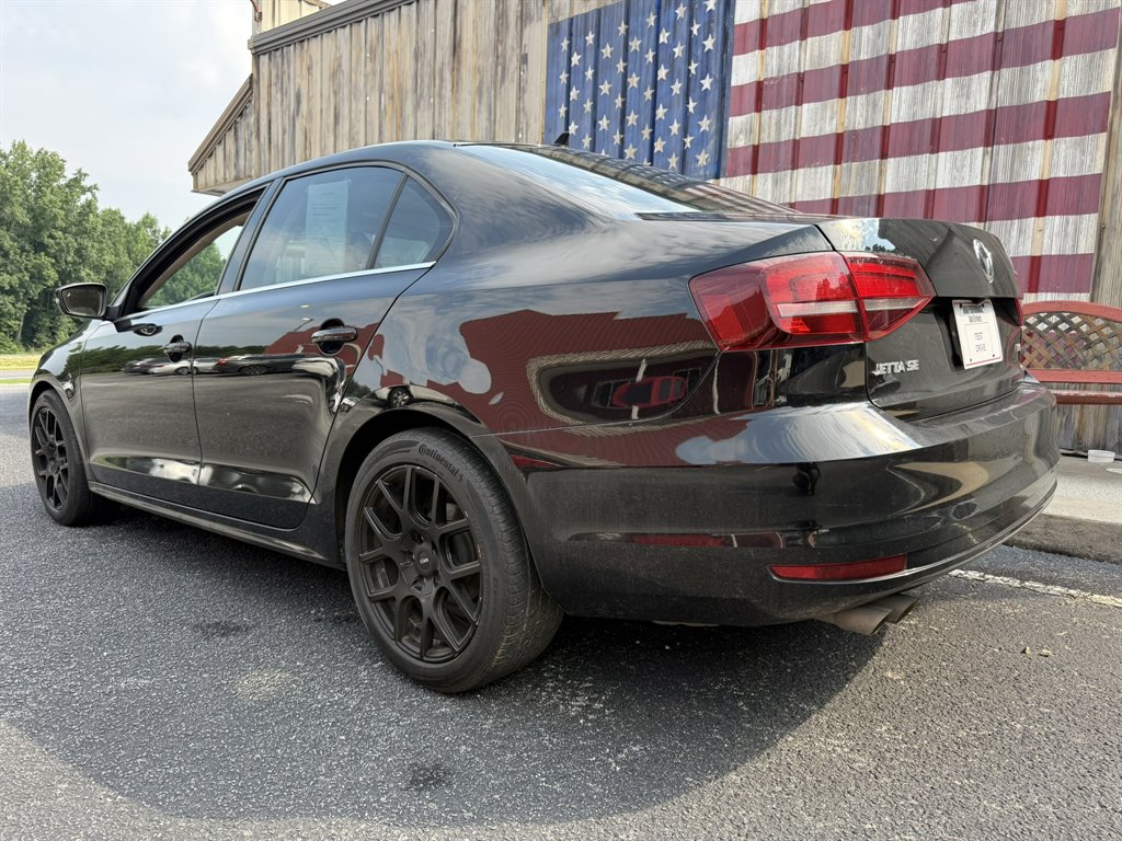 2017 Volkswagen Jetta - $14,059