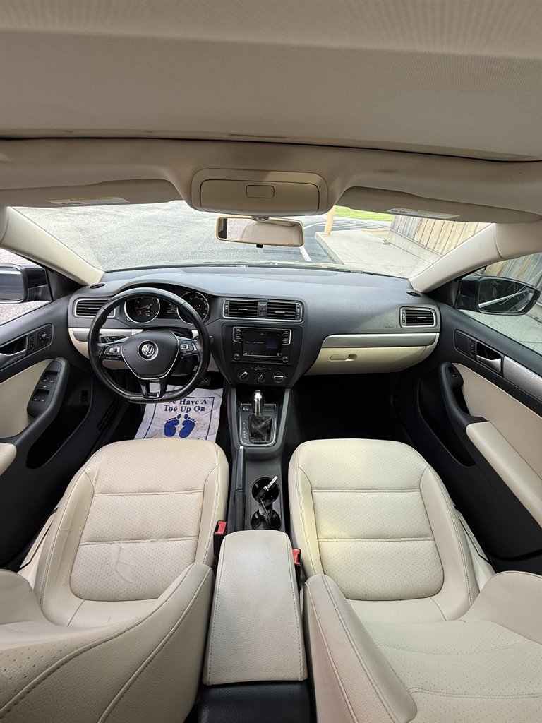 2017 Volkswagen Jetta - $14,059