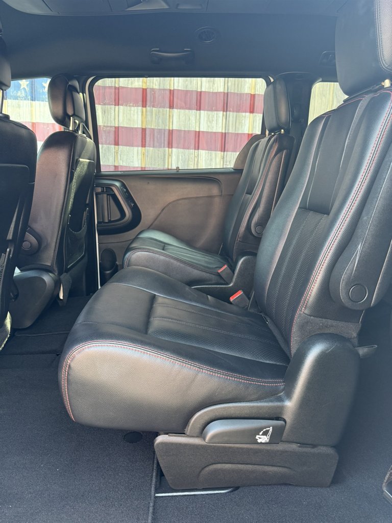 2018 Dodge Grand Caravan - $15,353