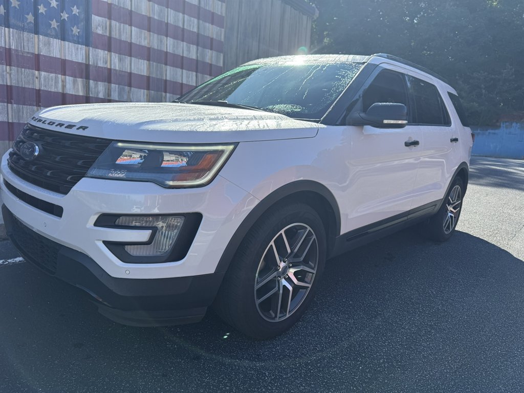 2017 Ford Explorer - $17,365