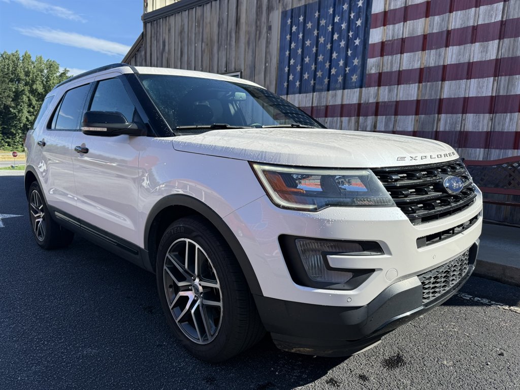 2017 Ford Explorer - $17,365