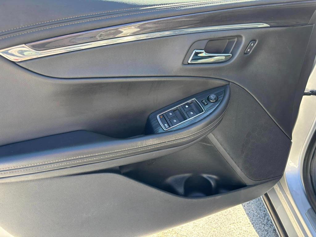2016 Chevrolet Impala LTZ photo