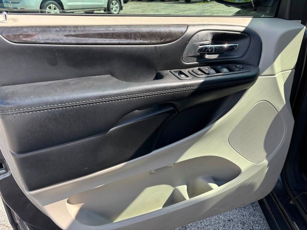 2020 Dodge Grand Caravan - $12,995