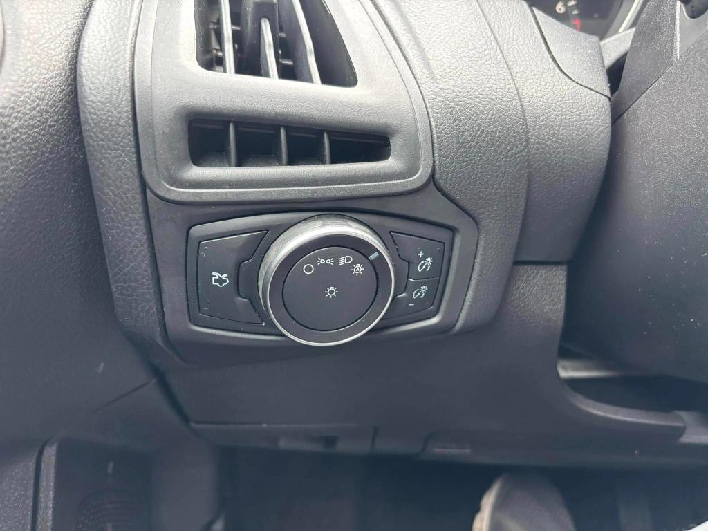 2018 Ford Focus SE photo