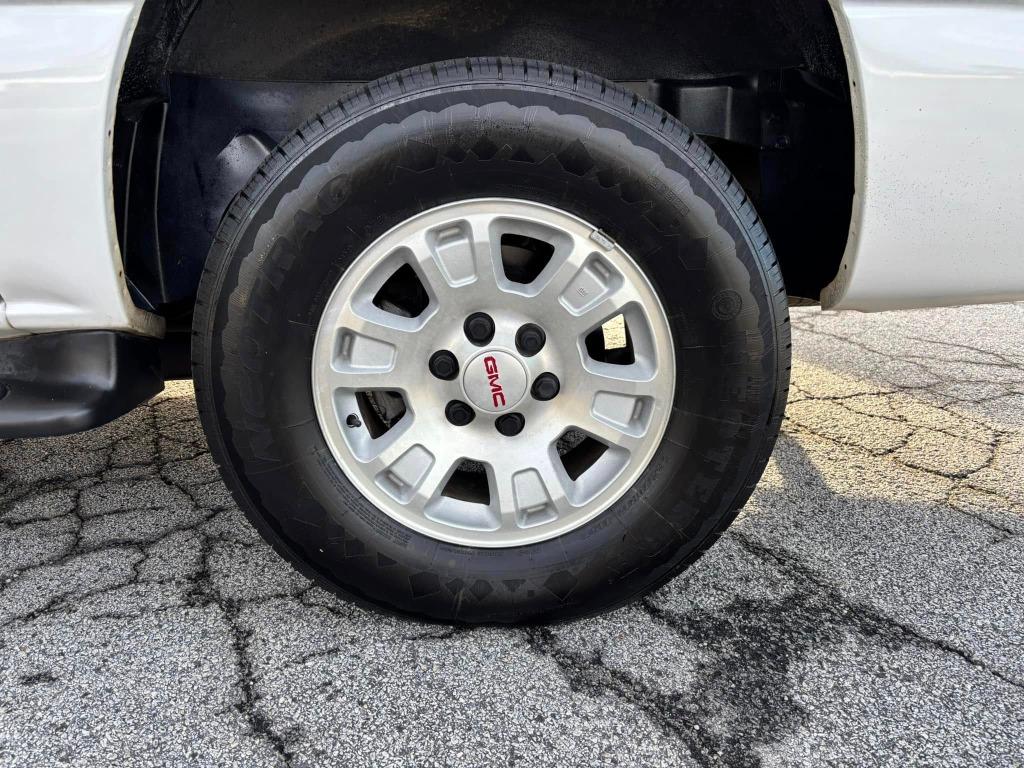 2002 GMC Yukon XL 1500 SLE photo