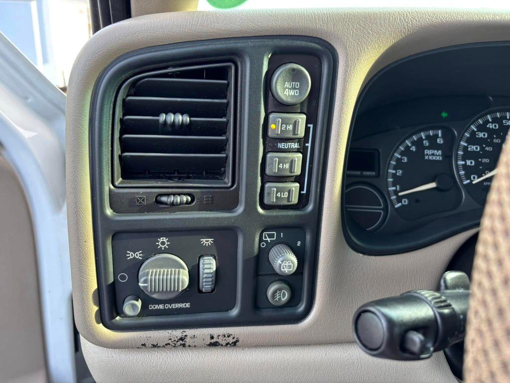 2002 GMC Yukon XL 1500 SLE photo