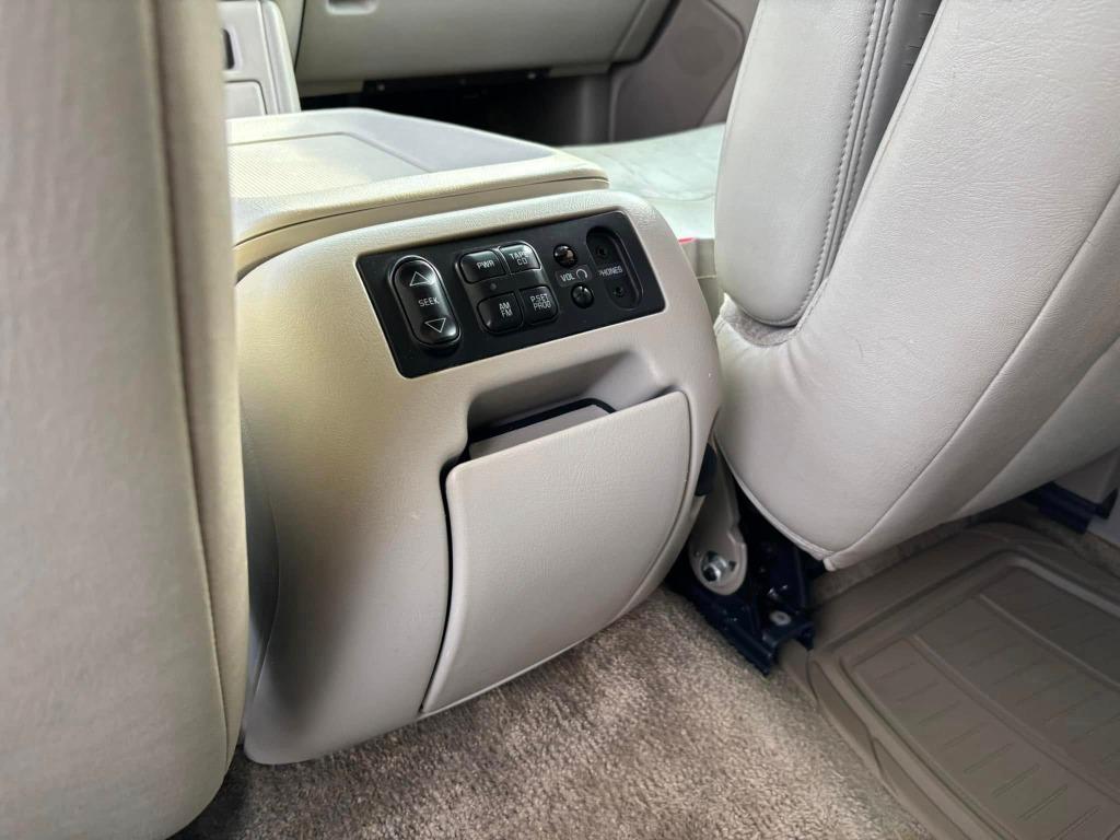 2002 GMC Yukon XL 1500 SLE photo