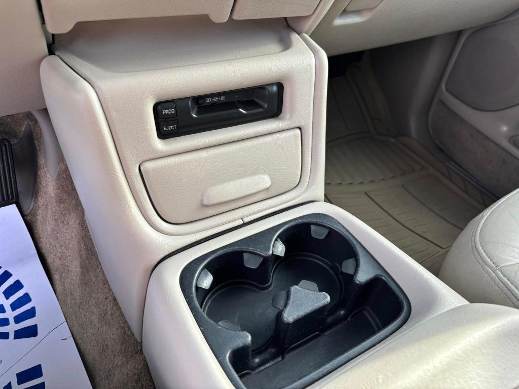 2002 GMC Yukon XL 1500 SLE photo