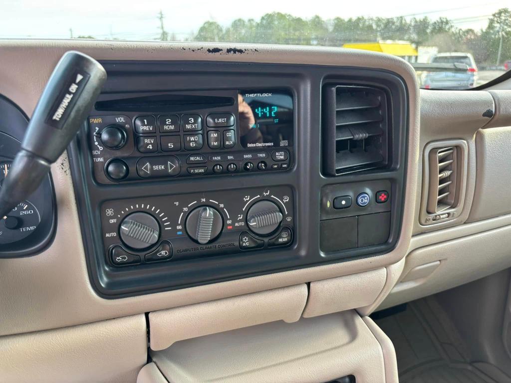 2002 GMC Yukon XL 1500 SLE photo