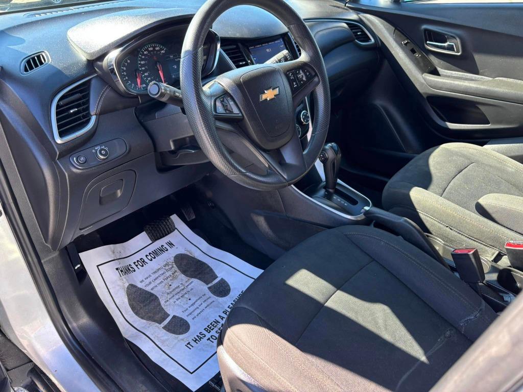2022 Chevrolet Trax LS photo