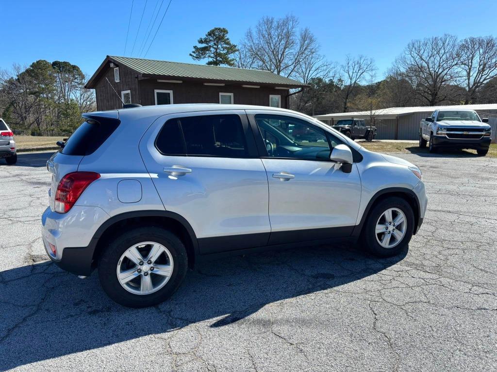 2022 Chevrolet Trax LS photo