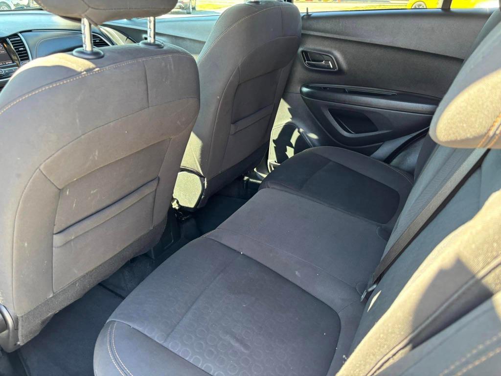 2022 Chevrolet Trax LS photo