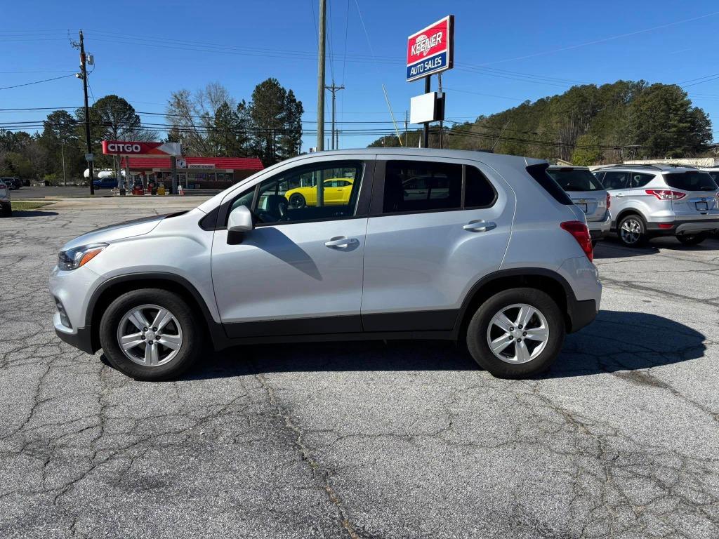 2022 Chevrolet Trax LS photo