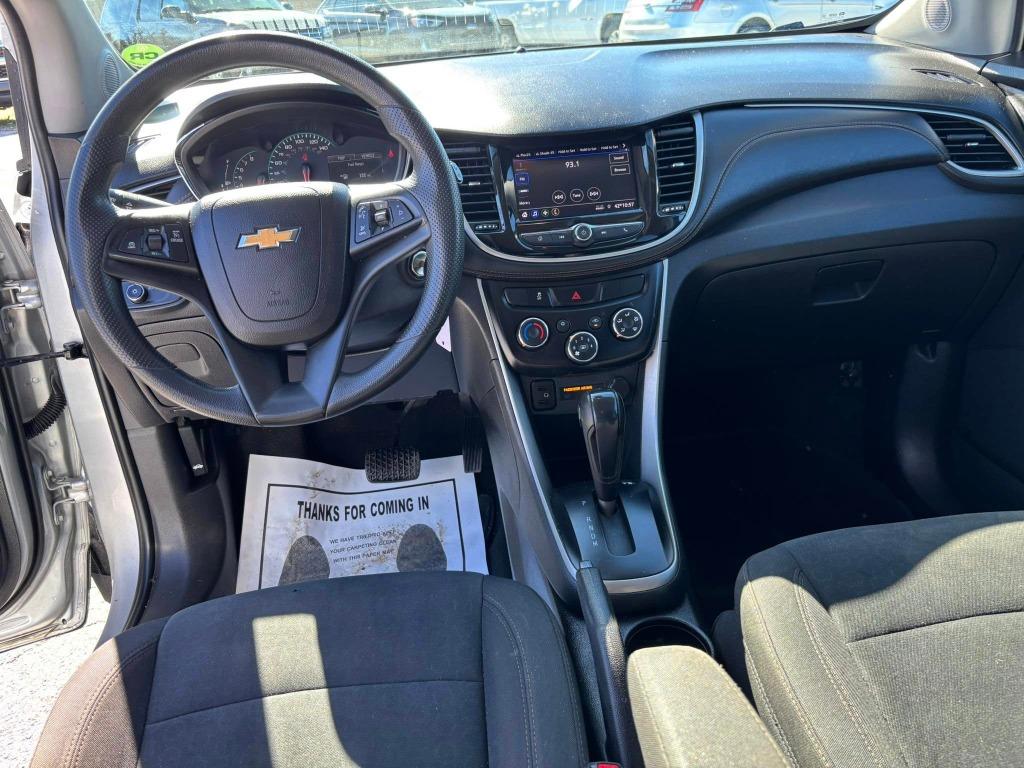2022 Chevrolet Trax LS photo
