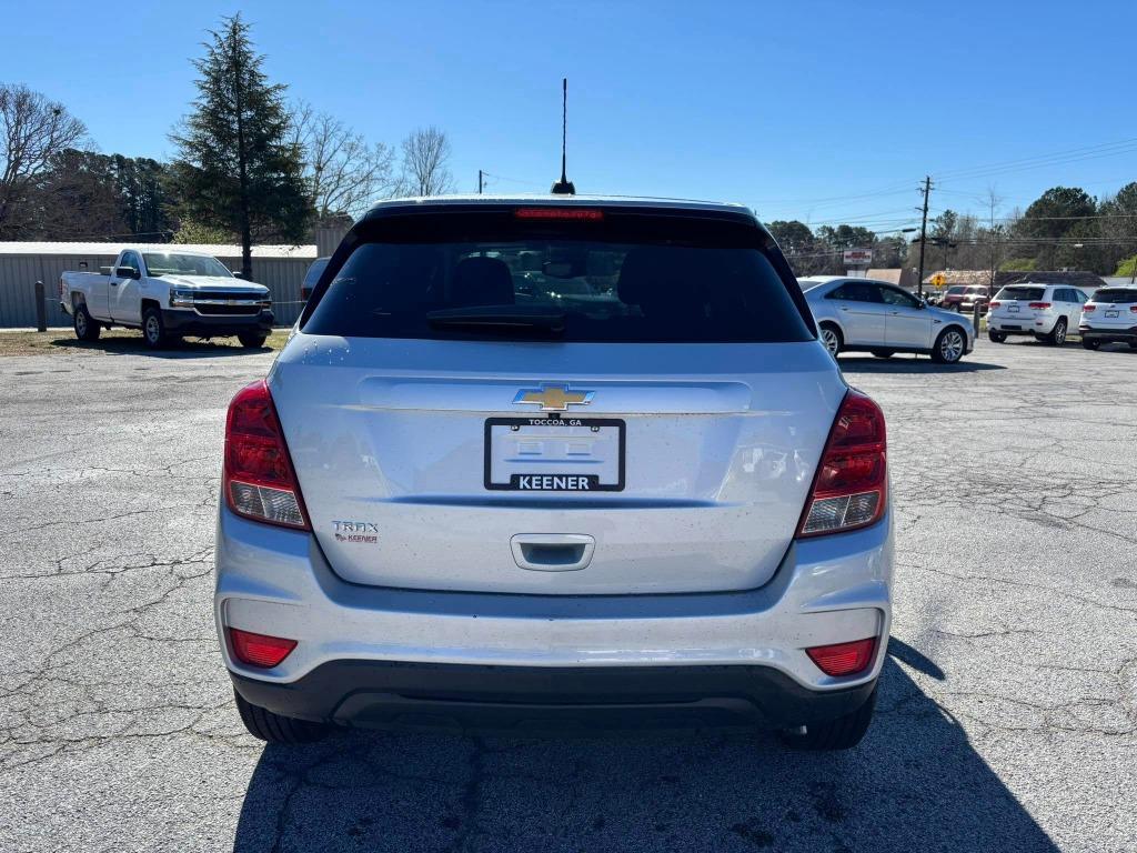 2022 Chevrolet Trax LS photo