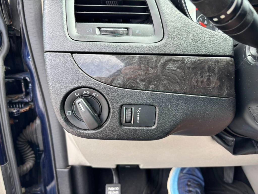 2015 Dodge Grand Caravan - $8,995