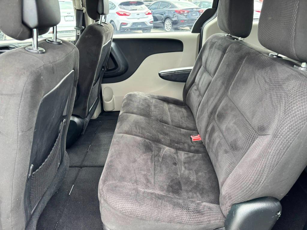 2015 Dodge Grand Caravan - $8,995