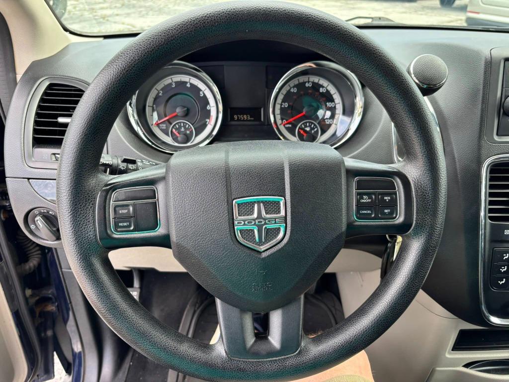 2015 Dodge Grand Caravan - $8,995