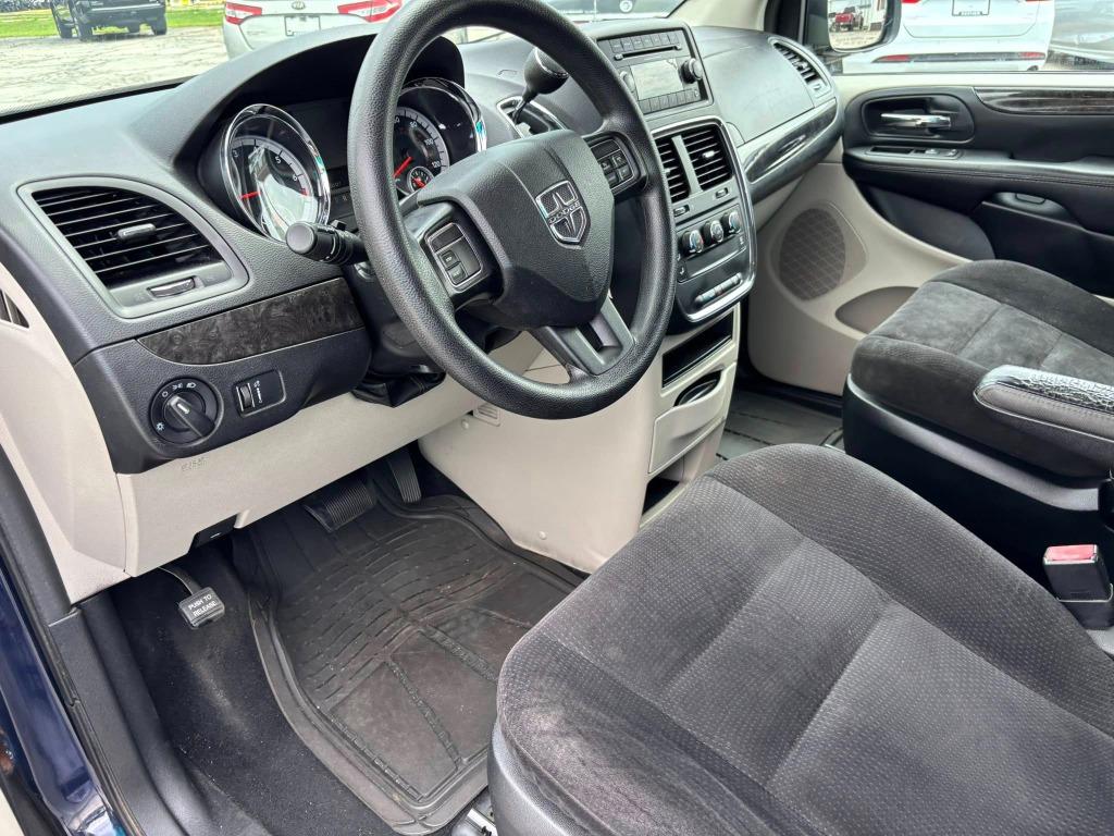 2015 Dodge Grand Caravan - $8,995