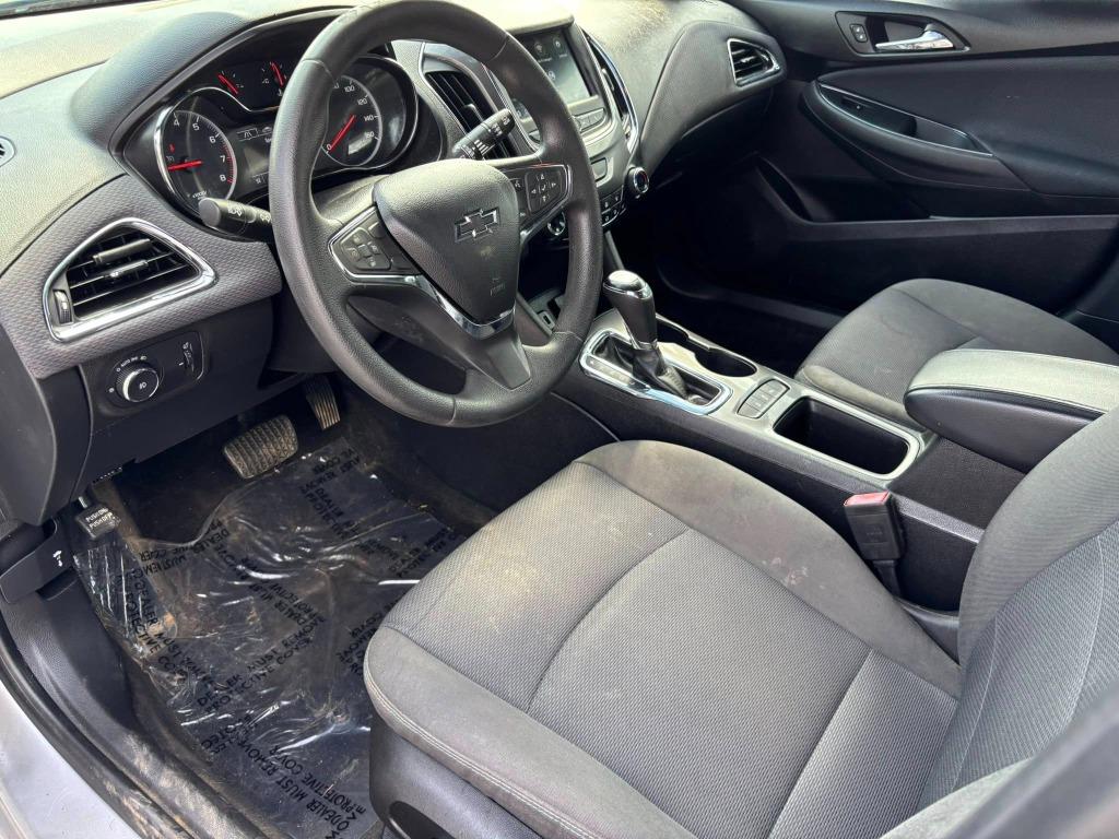 2019 Chevrolet Cruze - $12,995