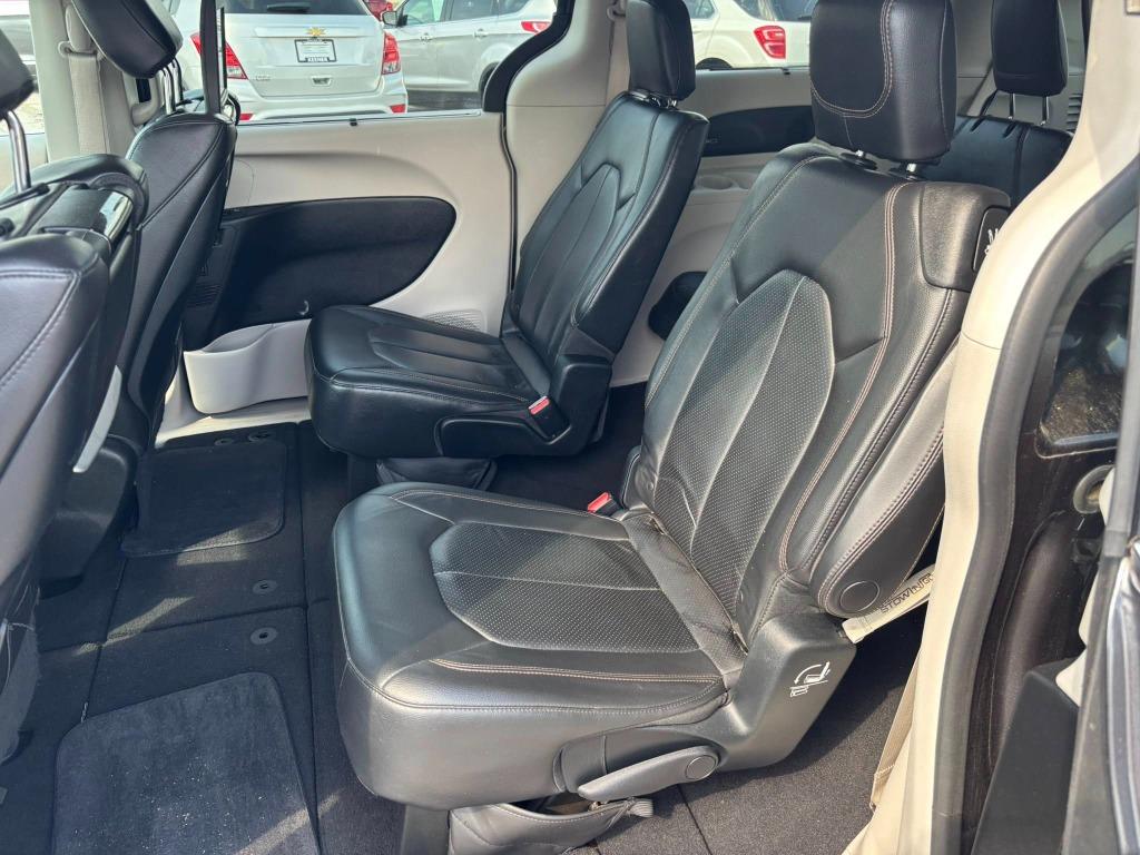 2017 Chrysler Pacifica Touring L Plus photo