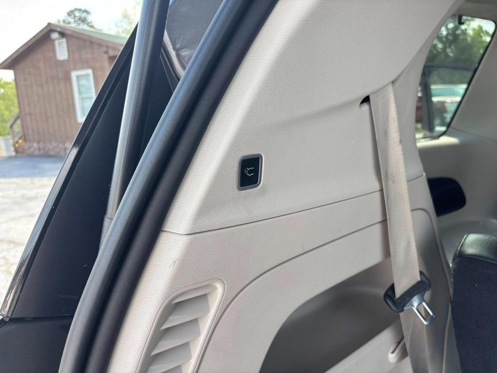 2017 Chrysler Pacifica Touring L Plus photo