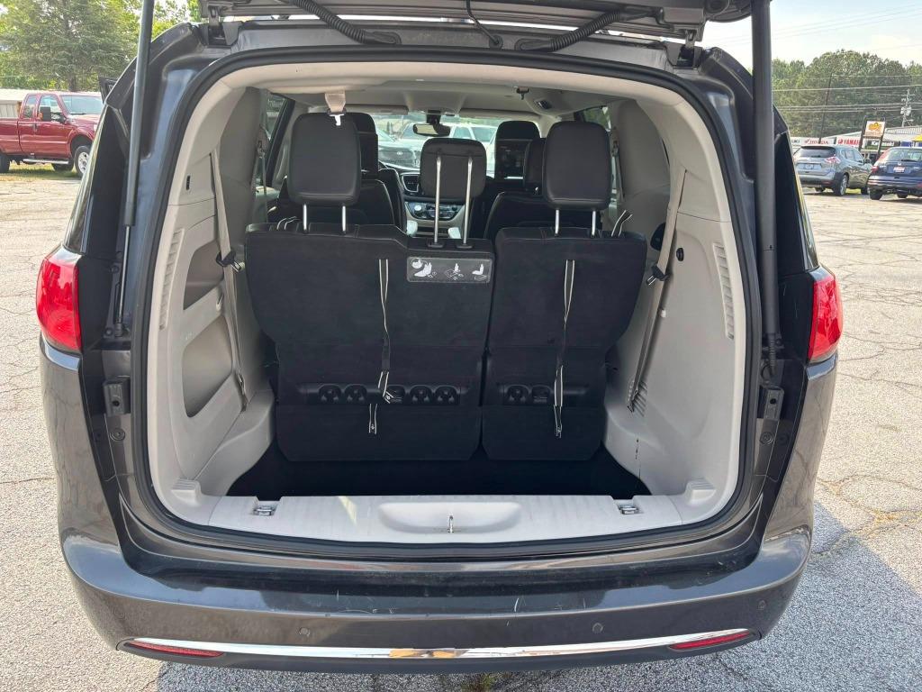 2017 Chrysler Pacifica Touring L Plus photo