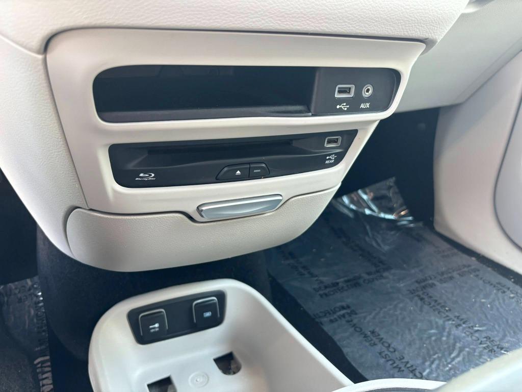 2017 Chrysler Pacifica Touring L Plus photo