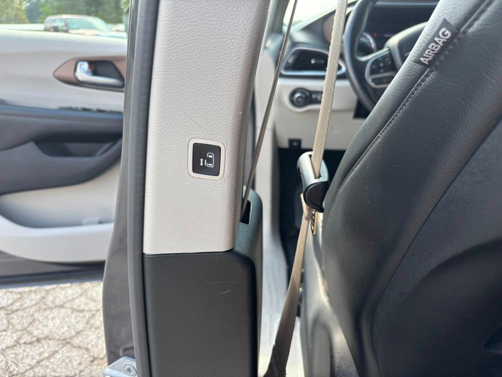 2017 Chrysler Pacifica Touring L Plus photo