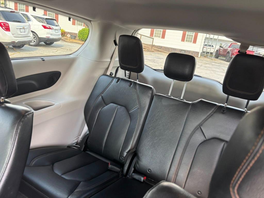 2017 Chrysler Pacifica Touring L Plus photo