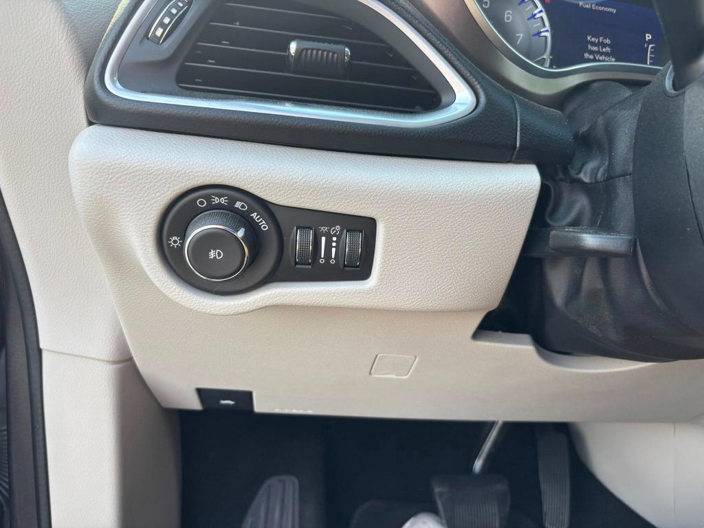 2017 Chrysler Pacifica Touring L Plus photo