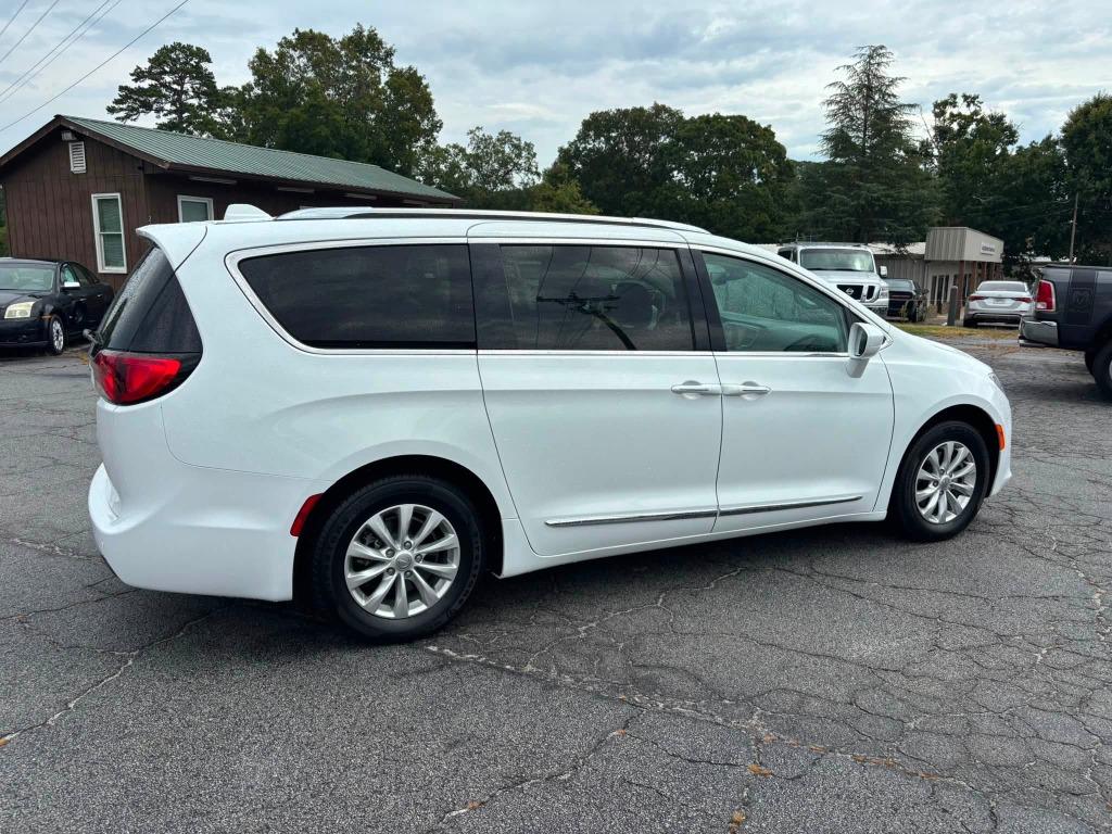 2019 Chrysler Pacifica - $12,473