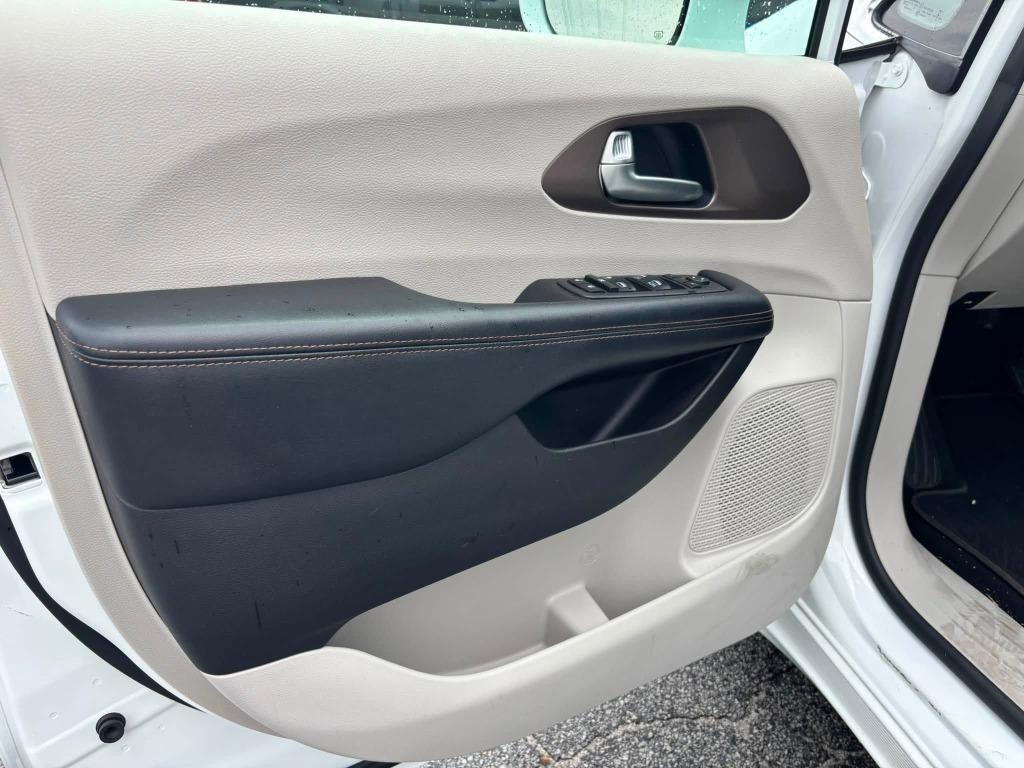 2019 Chrysler Pacifica - $12,473