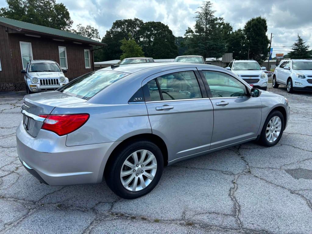 2013 Chrysler 200 - $6,473