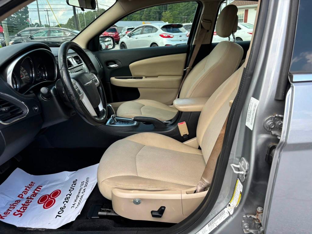 2013 Chrysler 200 - $6,473