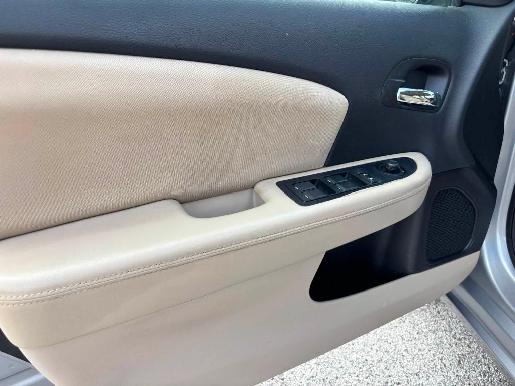 2013 Chrysler 200 - $6,473